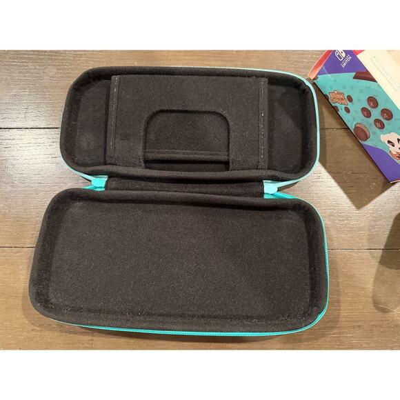 PowerA Enhanced Wireless Controller KK Slider Animal Crossing & Case - Picture 7 of 8